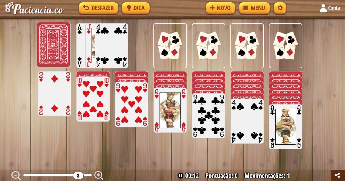 Paciência é um jogo tradicional de baralho, que utiliza 52 cartas. Para  iniciar o jogo, parte das cartas 